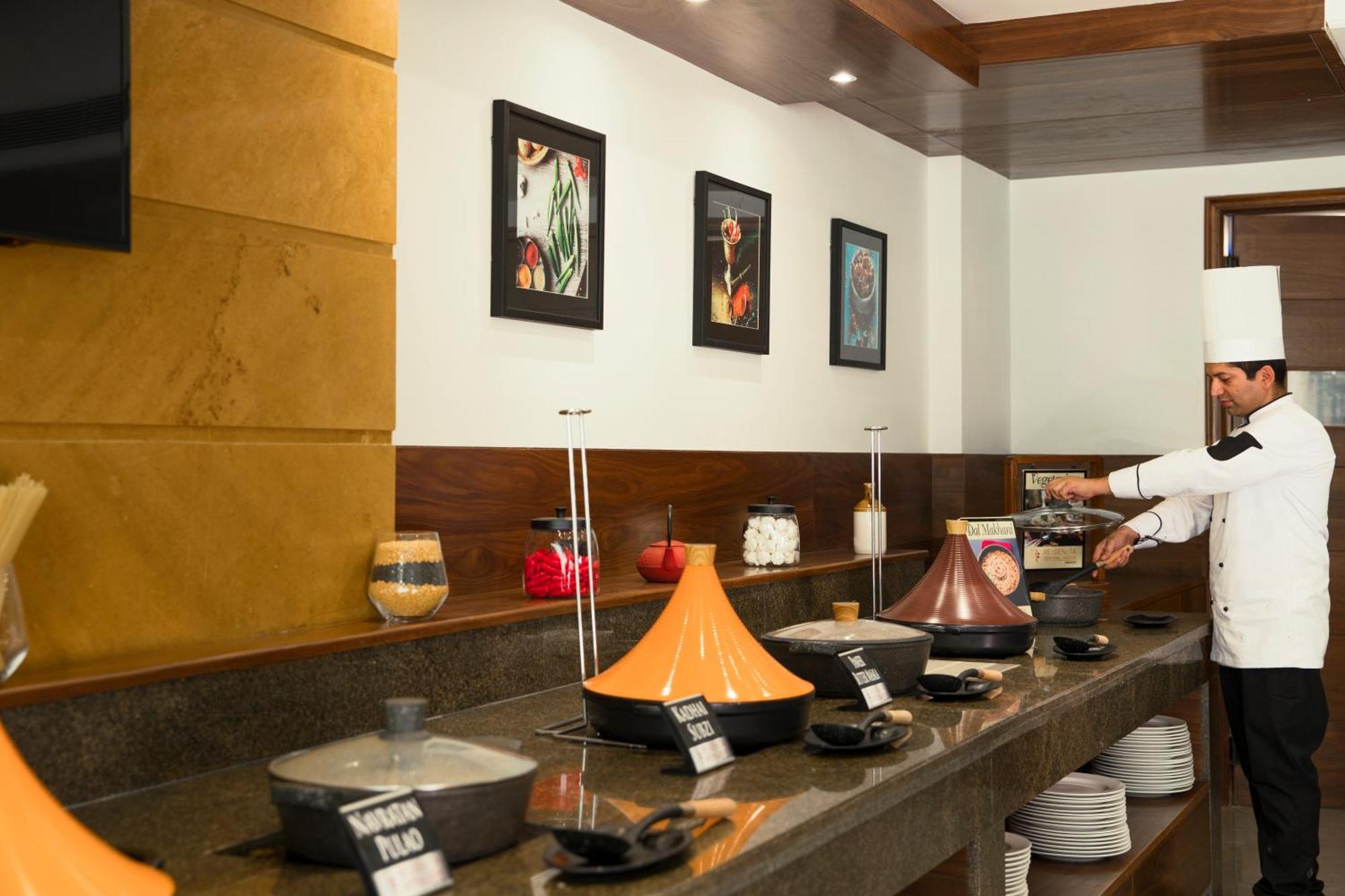 Regenta Central Cassia Zirakpur Chandigarh Eksteriør billede