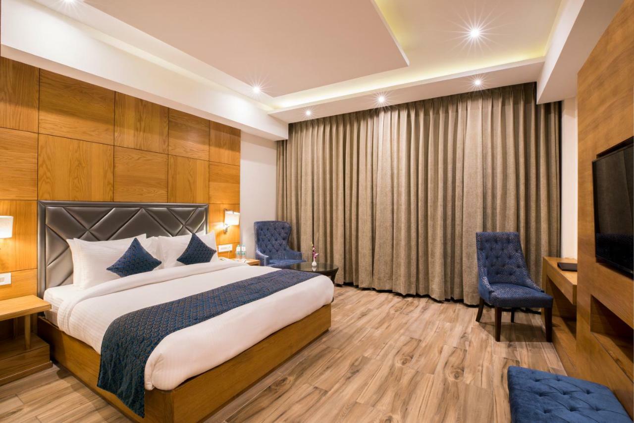 Regenta Central Cassia Zirakpur Chandigarh Eksteriør billede