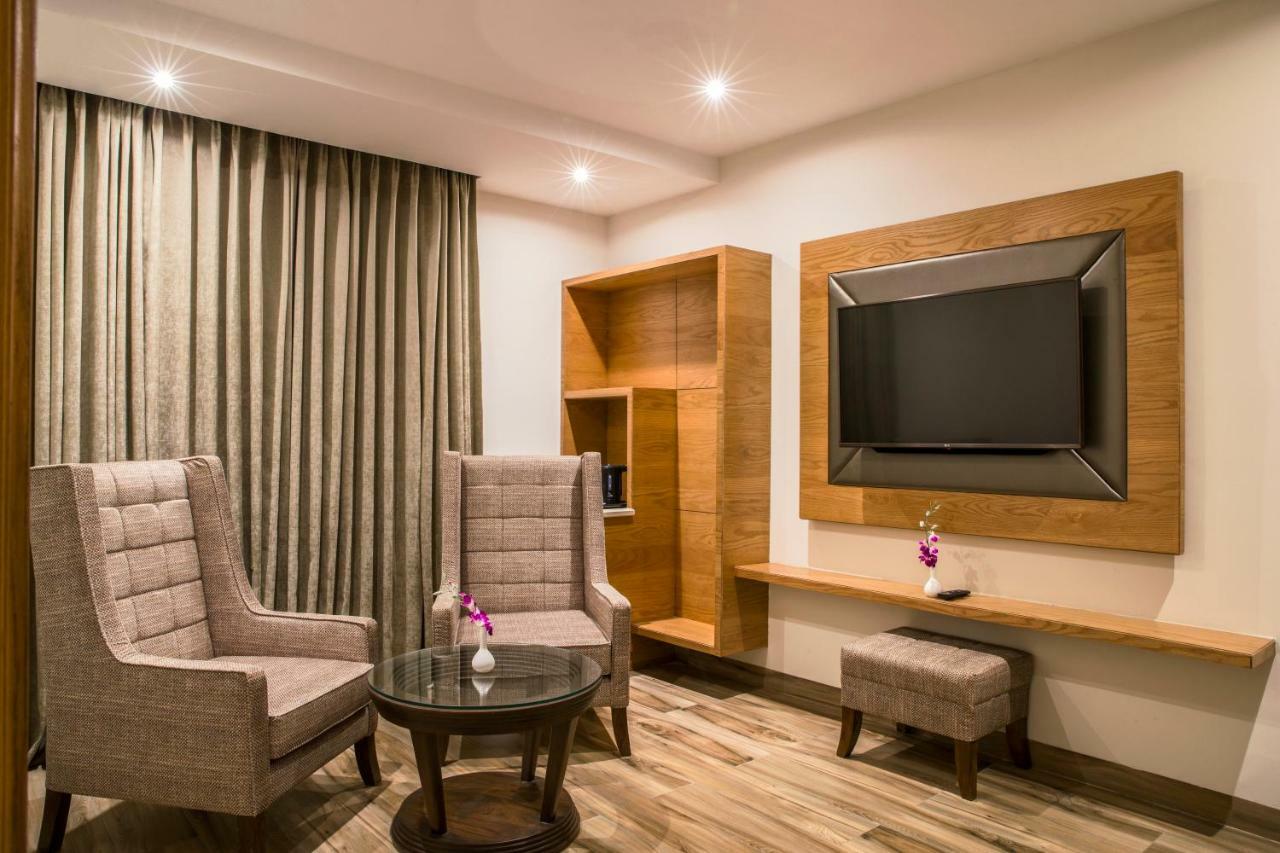 Regenta Central Cassia Zirakpur Chandigarh Eksteriør billede